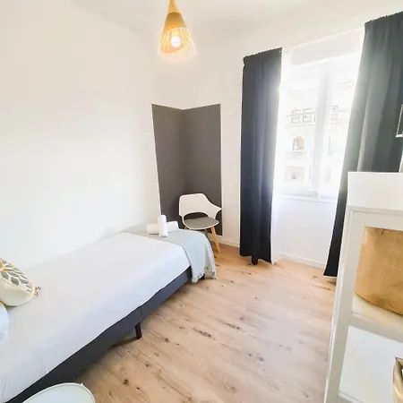 G74 Avenida Gaudi 4 Bedrooms With Balcony- Sagrada Familia Апартаменты *