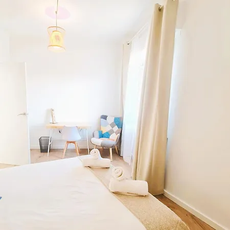 Apartment G74 Avenida Gaudi 4 Bedrooms With Balcony- Sagrada Familia Barcelona