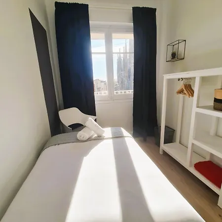 G74 Avenida Gaudi 4 Bedrooms With Balcony- Sagrada Familia * Barcelona