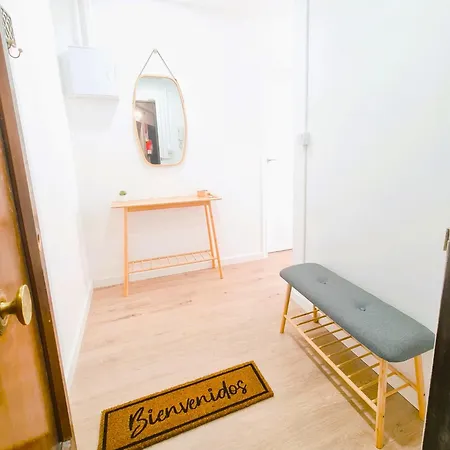 G74 Avenida Gaudi 4 Bedrooms With Balcony- Sagrada Familia *