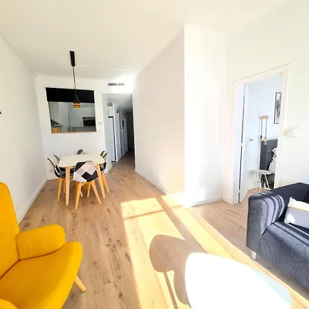 G74 Avenida Gaudi 4 Bedrooms With Balcony- Sagrada Familia