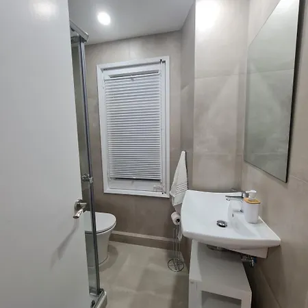 G74 Avenida Gaudi 4 Bedrooms With Balcony- Sagrada Familia