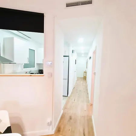 G74 Avenida Gaudi 4 Bedrooms With Balcony- Sagrada Familia