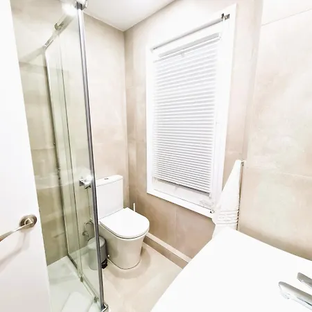 G74 Avenida Gaudi 4 Bedrooms With Balcony- Sagrada Familia *
