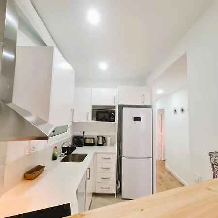 דירה G74 Avenida Gaudi 4 Bedrooms With Balcony- Sagrada Familia