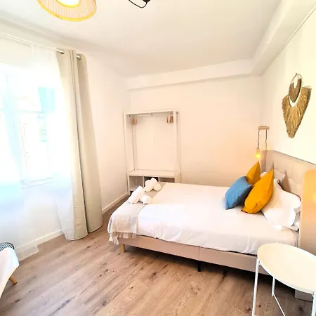 G74 Avenida Gaudi 4 Bedrooms With Balcony- Sagrada Familia * ברצלונה