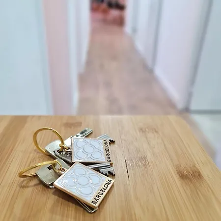 G74 Avenida Gaudi 4 Bedrooms With Balcony- Sagrada Familia דירה