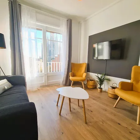G74 Avenida Gaudi 4 Bedrooms With Balcony- Sagrada Familia アパート *