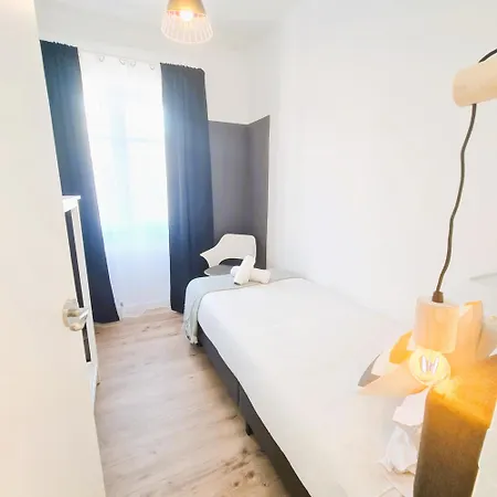 G74 Avenida Gaudi 4 Bedrooms With Balcony- Sagrada Familia アパート