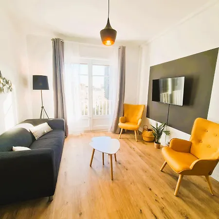 G74 Avenida Gaudi 4 Bedrooms With Balcony- Sagrada Familia * バルセロナ