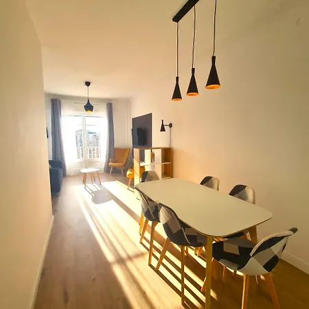 G74 Avenida Gaudi 4 Bedrooms With Balcony- Sagrada Familia アパート
